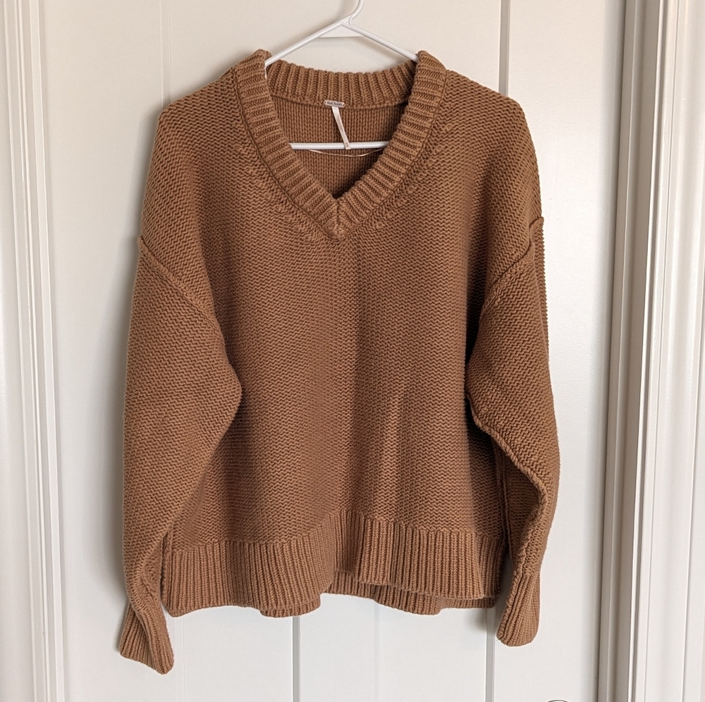 Free People Alli V-neck Chunky Oversized Sweater - Camel sz XS - Picture 2 of 7